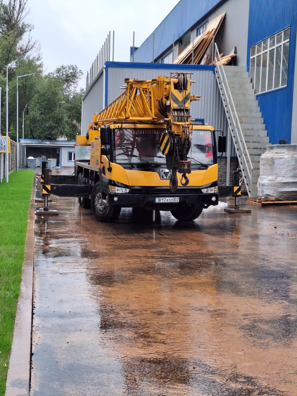 Недорого арендовать Zoomlion QY16D431 Аренда автокрана Zoomlion QY16D431